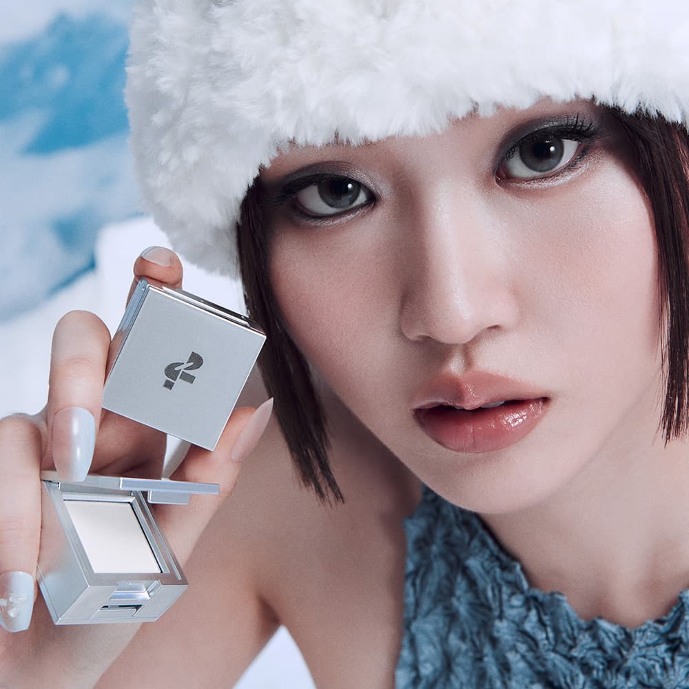 TWO SLASH FOUR Strobing Face Cube (3 Colors)